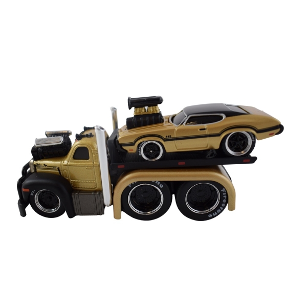 MAISTO Muscle Machines Laweta Mack + Oldsmobile