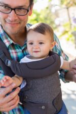 INFANTINO Nosidełko 4 w 1 odciążające rodzica GRAFITOWE 5204 - obrazek 6